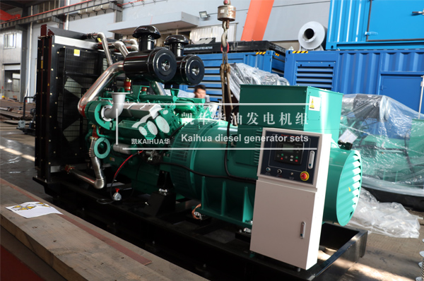 貴陽地產700KW柴油（yóu）發電機組成（chéng）功出廠